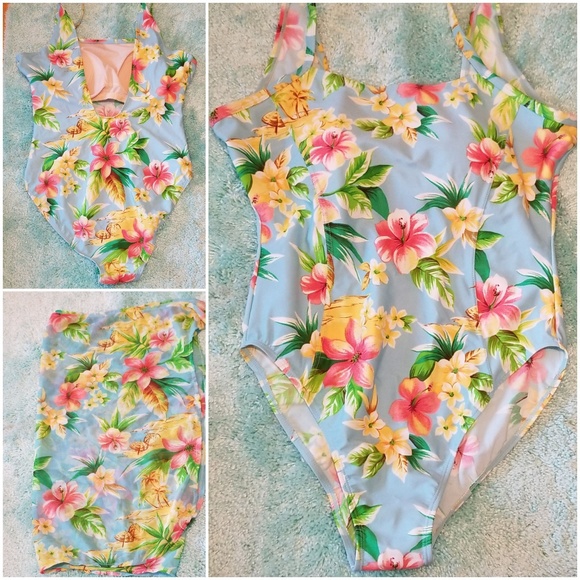 <BEACH CABANA> Swimsuit w/ Cover-Up - Picture 2 of 8